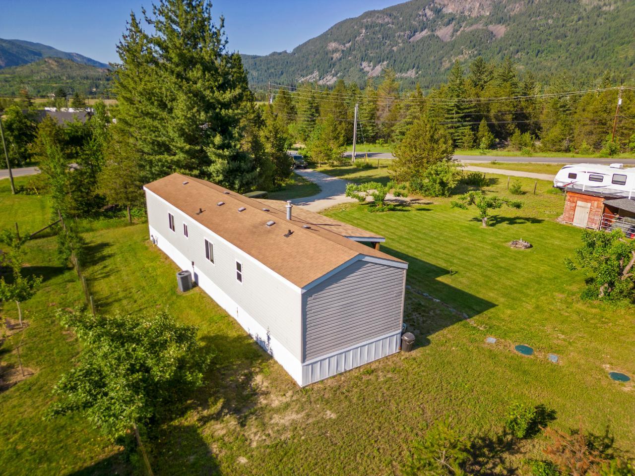 976 Waterloo Road, Castlegar, British Columbia  V1N 4M3 - Photo 33 - 2477687