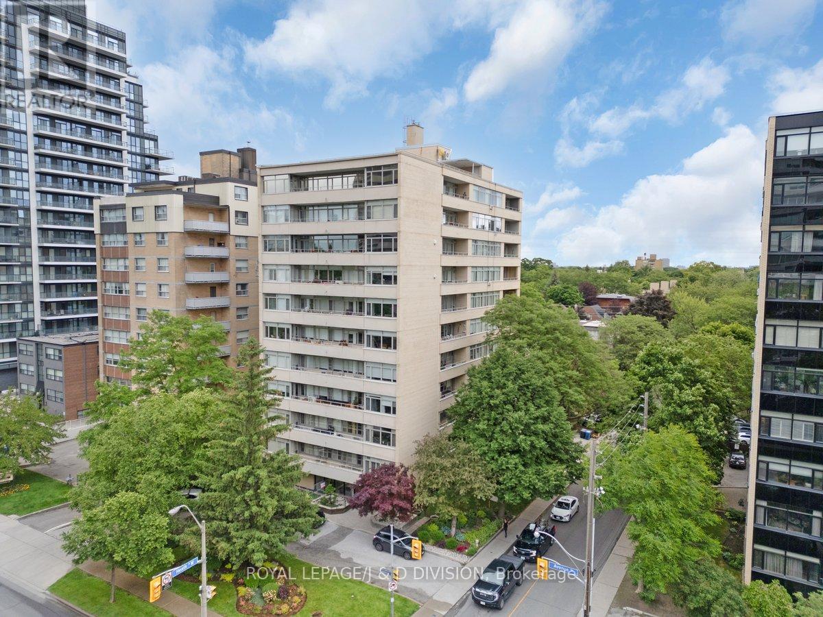 404 - 581 Avenue Road, Toronto, Ontario  M4V 2K4 - Photo 1 - C8439444