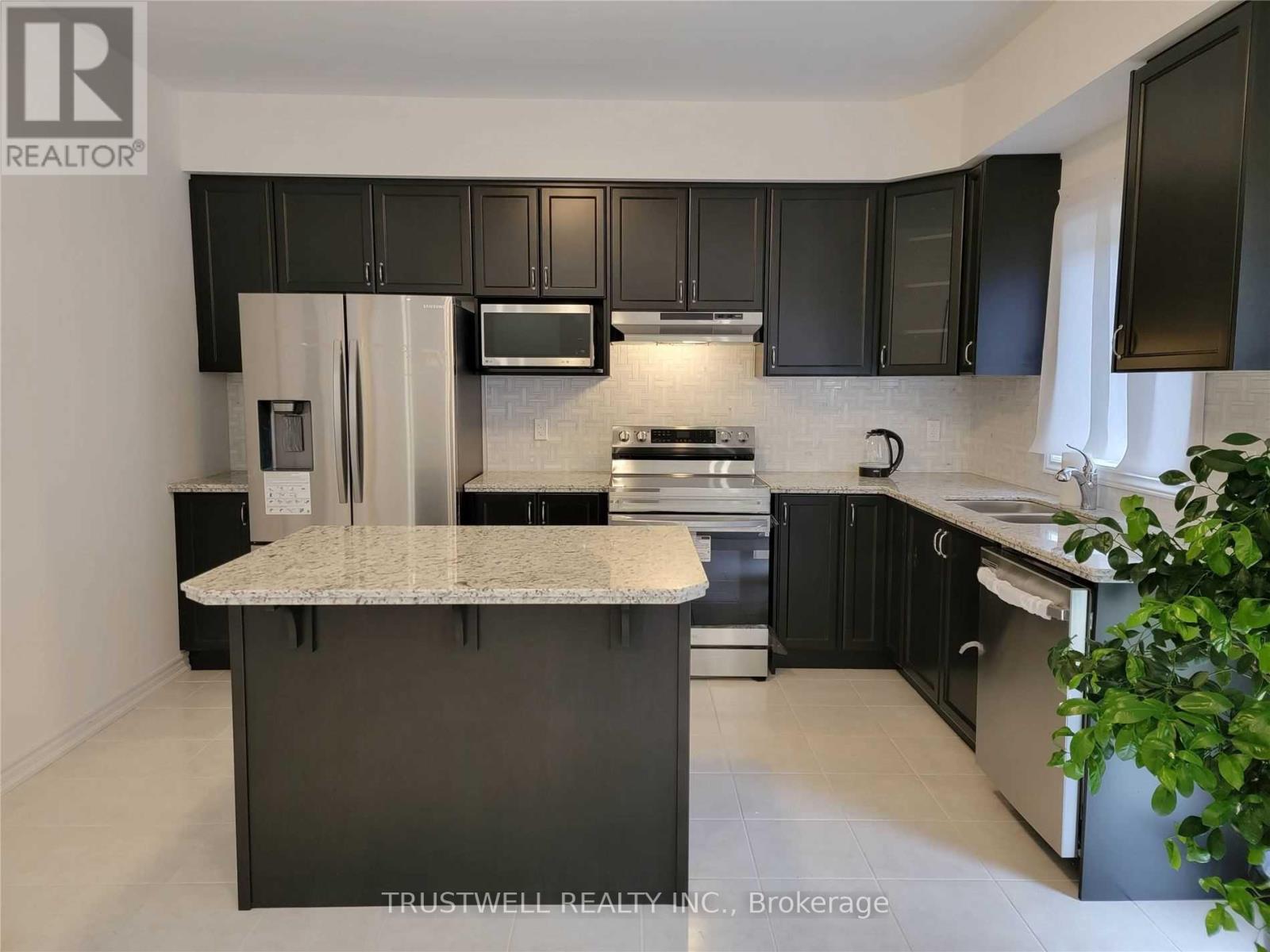 Property at 71 FLAGG AVENUE image 2