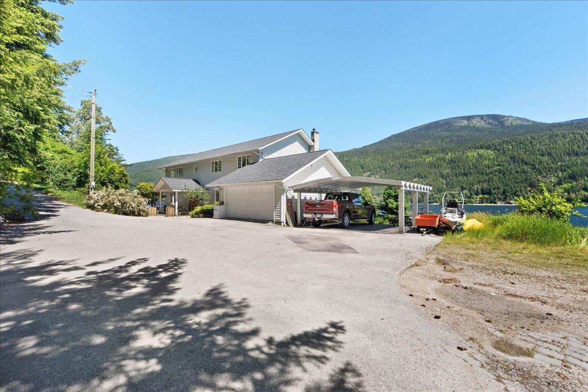 1090 Highway 3a, Nelson, British Columbia  V1L 6J5 - Photo 4 - 2477697