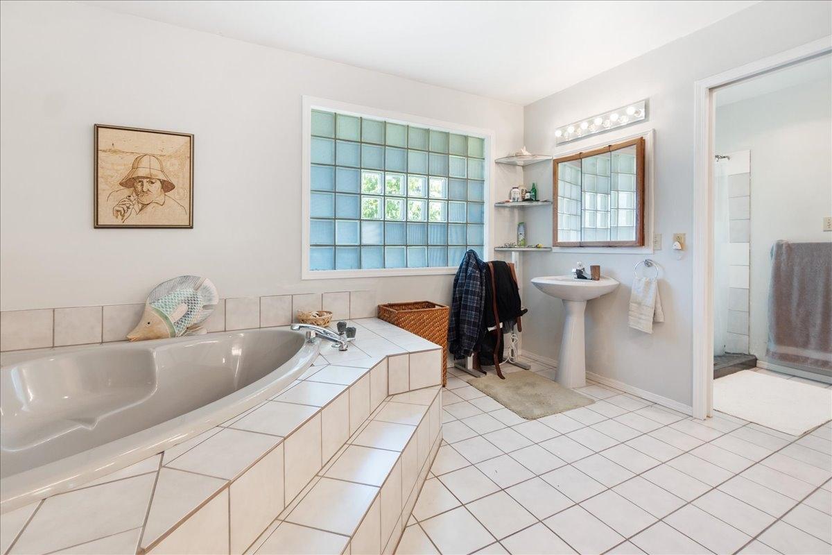 1090 Highway 3a, Nelson, British Columbia  V1L 6J5 - Photo 46 - 2477697