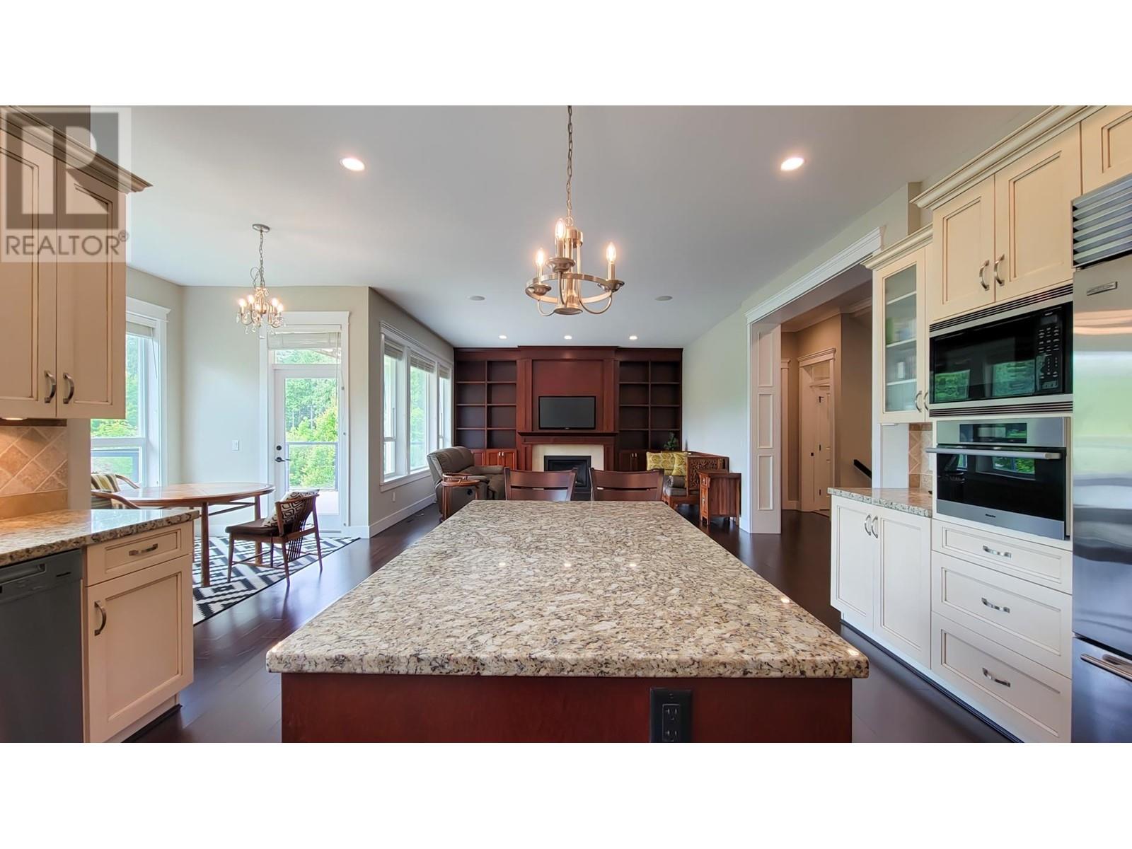 3362 Scotch Pine Avenue, Coquitlam, British Columbia  V3E 0C4 - Photo 7 - R2894728