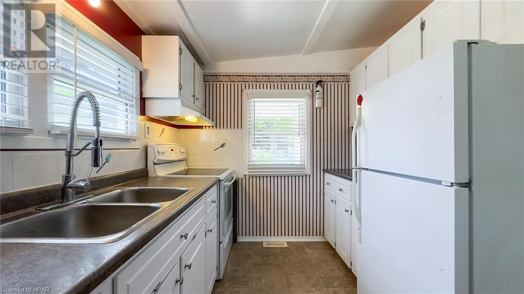 46 Cranberry Drive, Huron Haven, Ontario  N7A 3Y2 - Photo 16 - 40605594