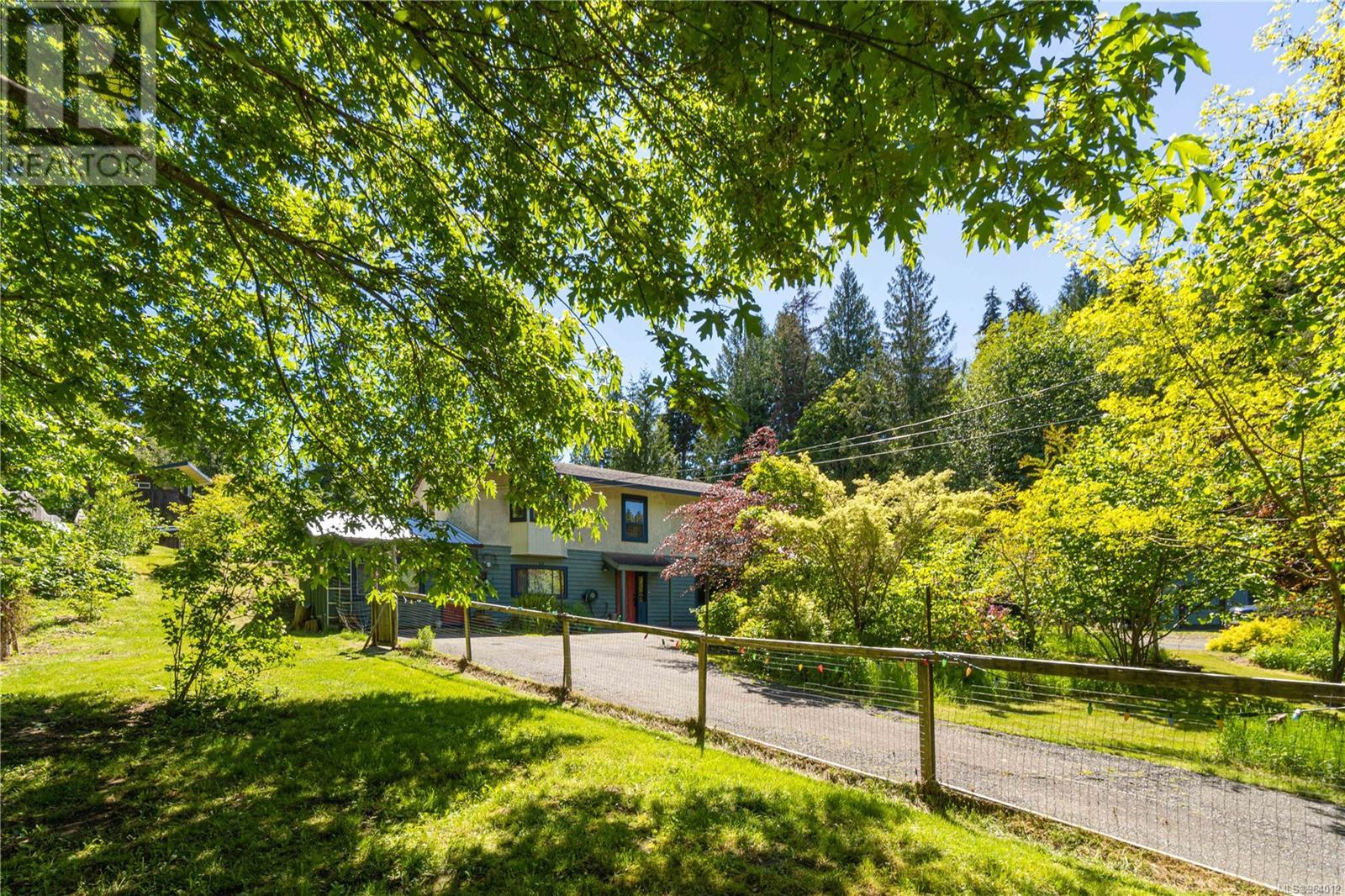 3880 Charlton Dr, Qualicum Beach, British Columbia  V9K 1Z3 - Photo 2 - 964012