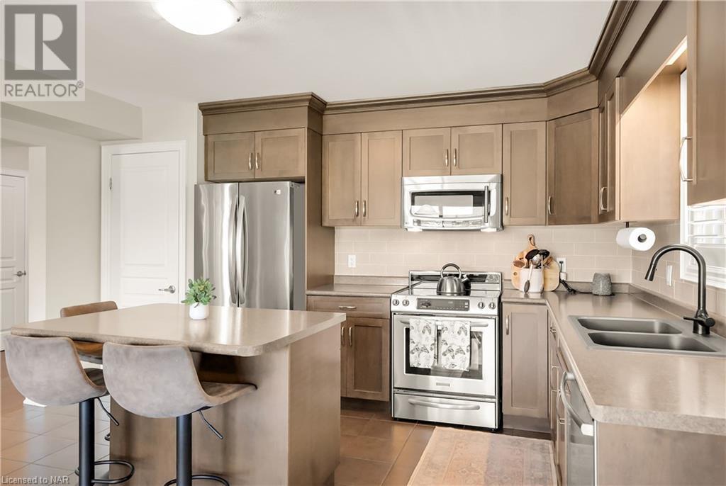 36 Silverwood Avenue Avenue, Welland, Ontario  L3C 0C3 - Photo 16 - 40603027