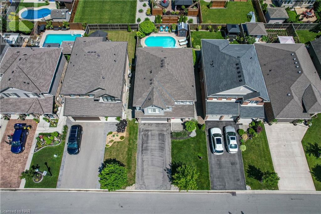 36 Silverwood Avenue Avenue, Welland, Ontario  L3C 0C3 - Photo 2 - 40603027