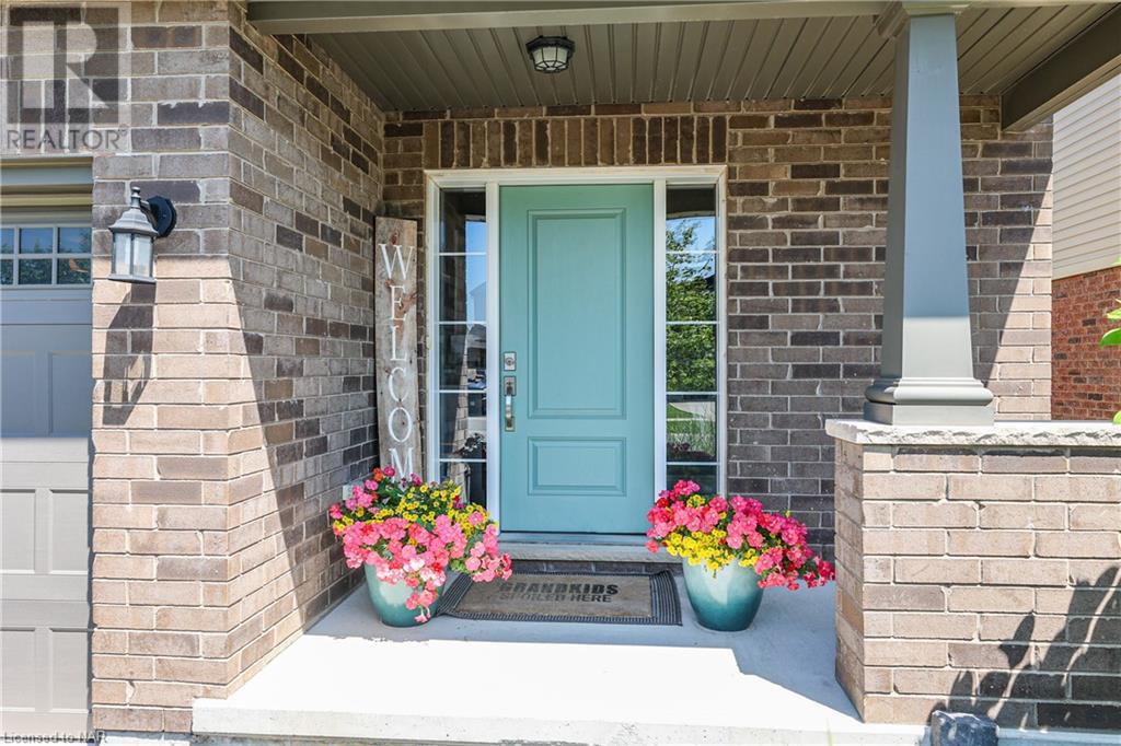 36 Silverwood Avenue Avenue, Welland, Ontario  L3C 0C3 - Photo 4 - 40603027