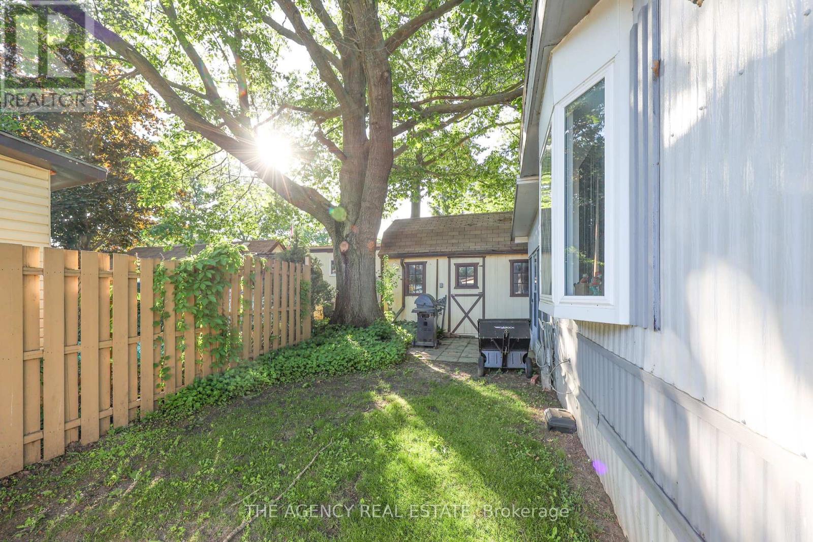 4 - 9839 Lakeshore Road, Lambton Shores, Ontario  N0M 1T0 - Photo 3 - X8441300