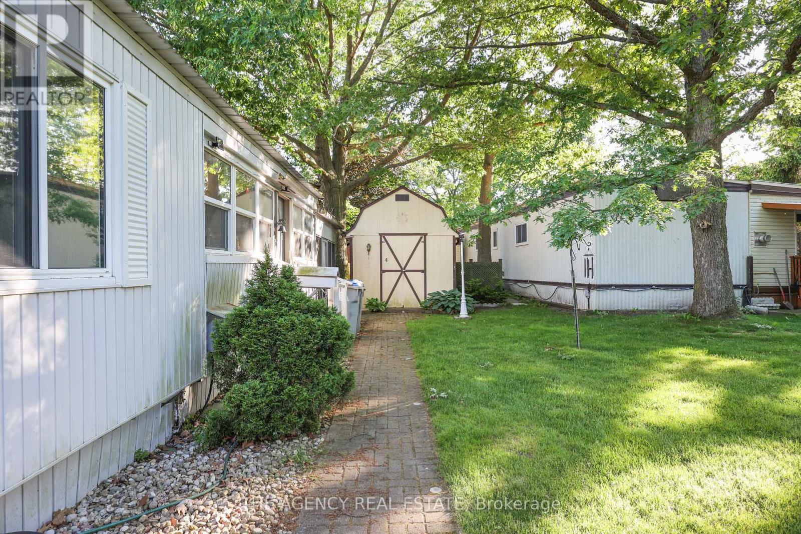 4 - 9839 Lakeshore Road, Lambton Shores, Ontario  N0M 1T0 - Photo 6 - X8441300