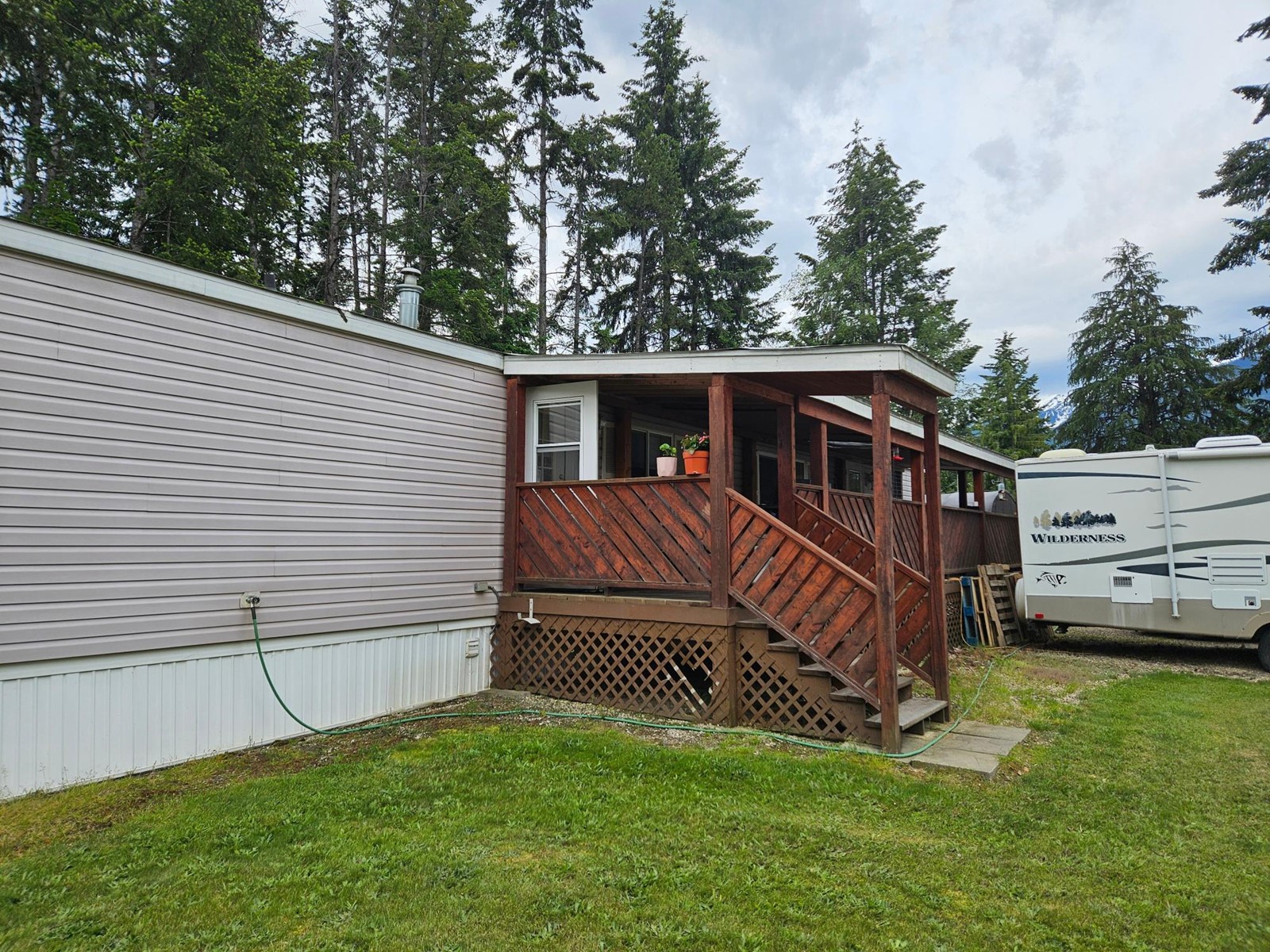 719 9th Avenue Nw, Nakusp, British Columbia  V0G 1R0 - Photo 2 - 2477718