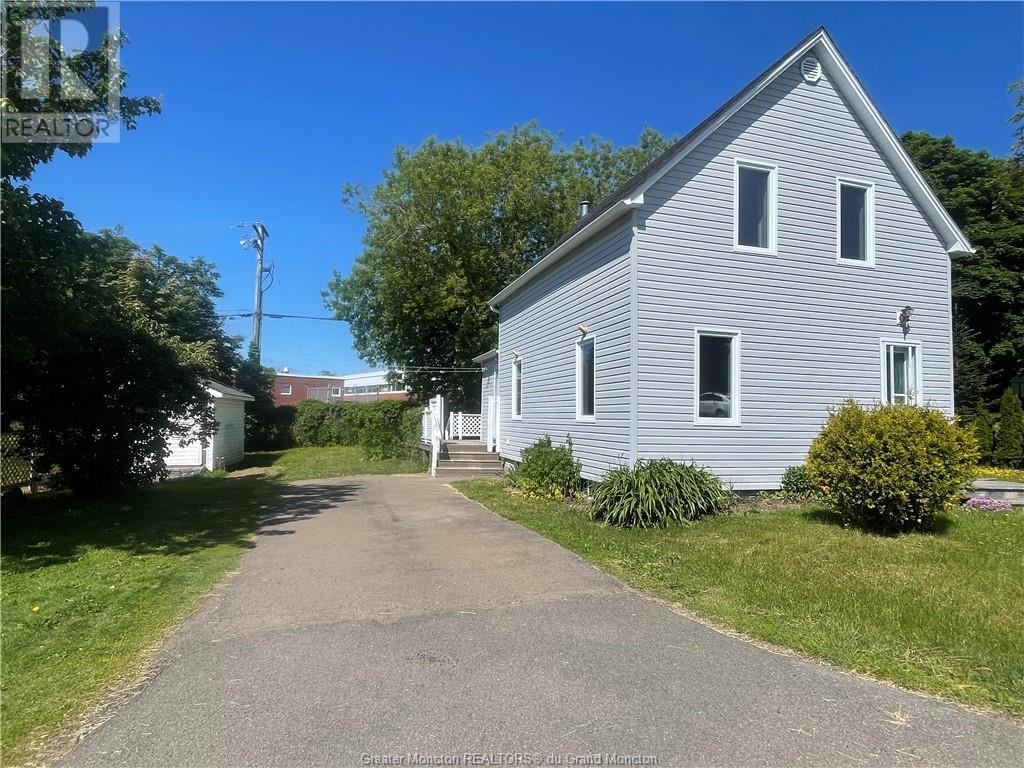 28 De L'eglise, Bouctouche, New Brunswick E4S 2Z8 (27043097) The