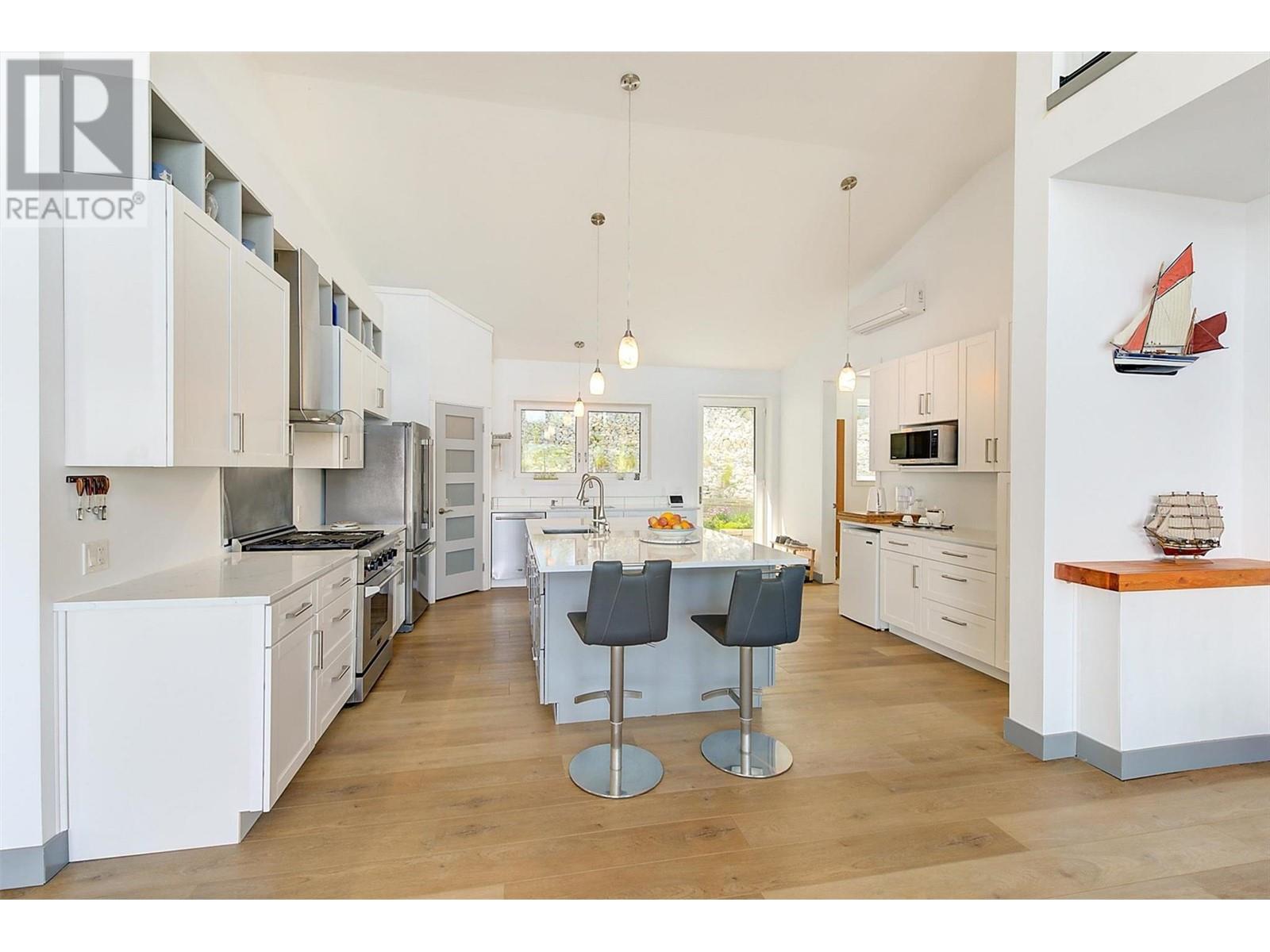 Property at 6131 Seymoure Lane image 2