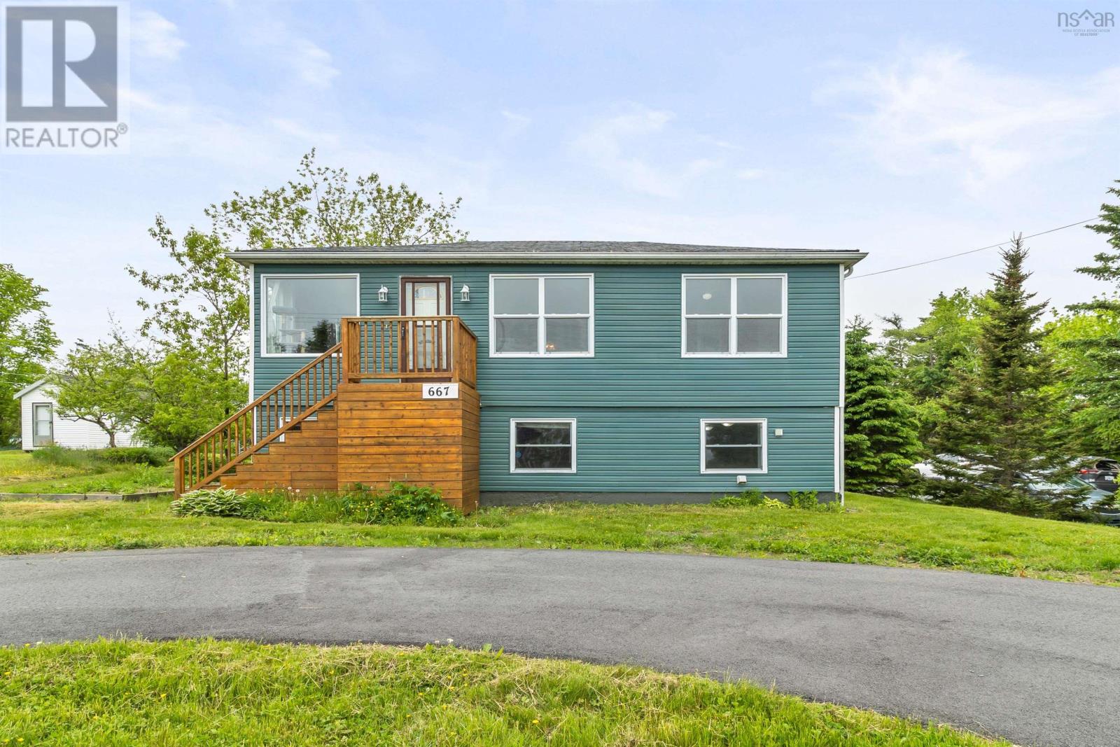 667 Herring Cove Road, Halifax, Nova Scotia B3R 1Y2 (27041804) nshome.ca