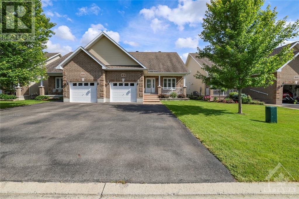 8 ABBEY CRESCENT, russell, Ontario
