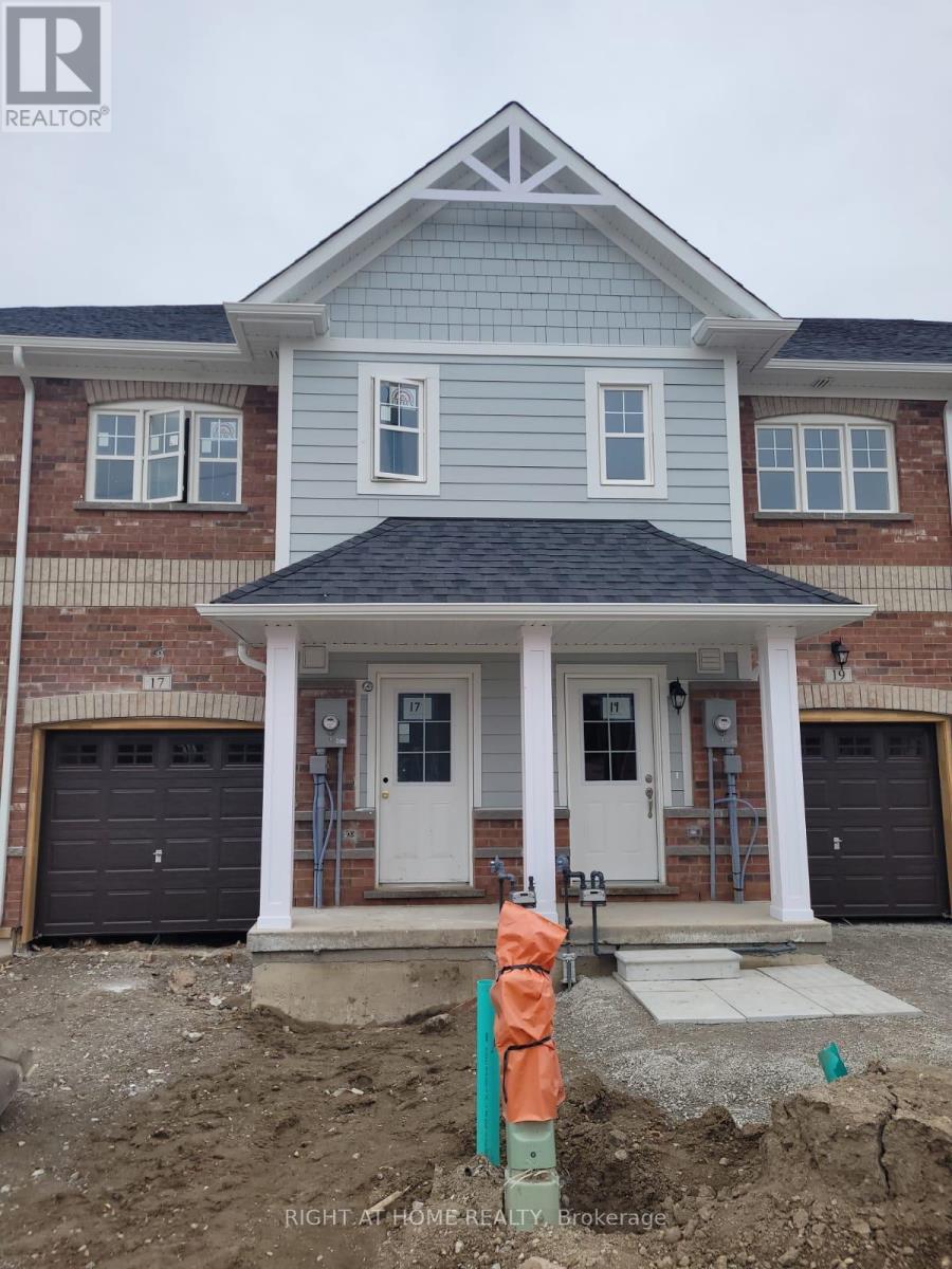 17 Ravenscraig Place, Innisfil, Ontario  L0L 1L0 - Photo 3 - N8443102