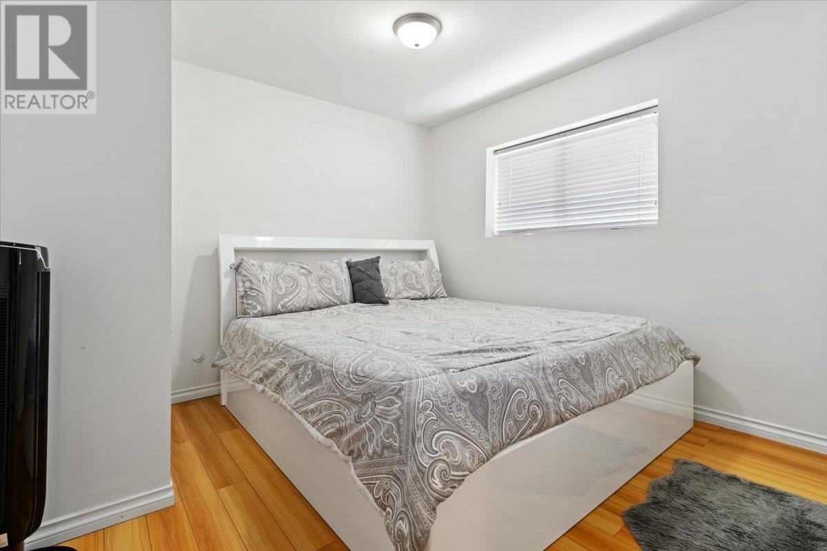 Listing Picture 17 of 40 : 7575 10TH AVENUE, Burnaby / 本拿比 - 魯藝地產 Yvonne Lu Group - MLS Medallion Club Member