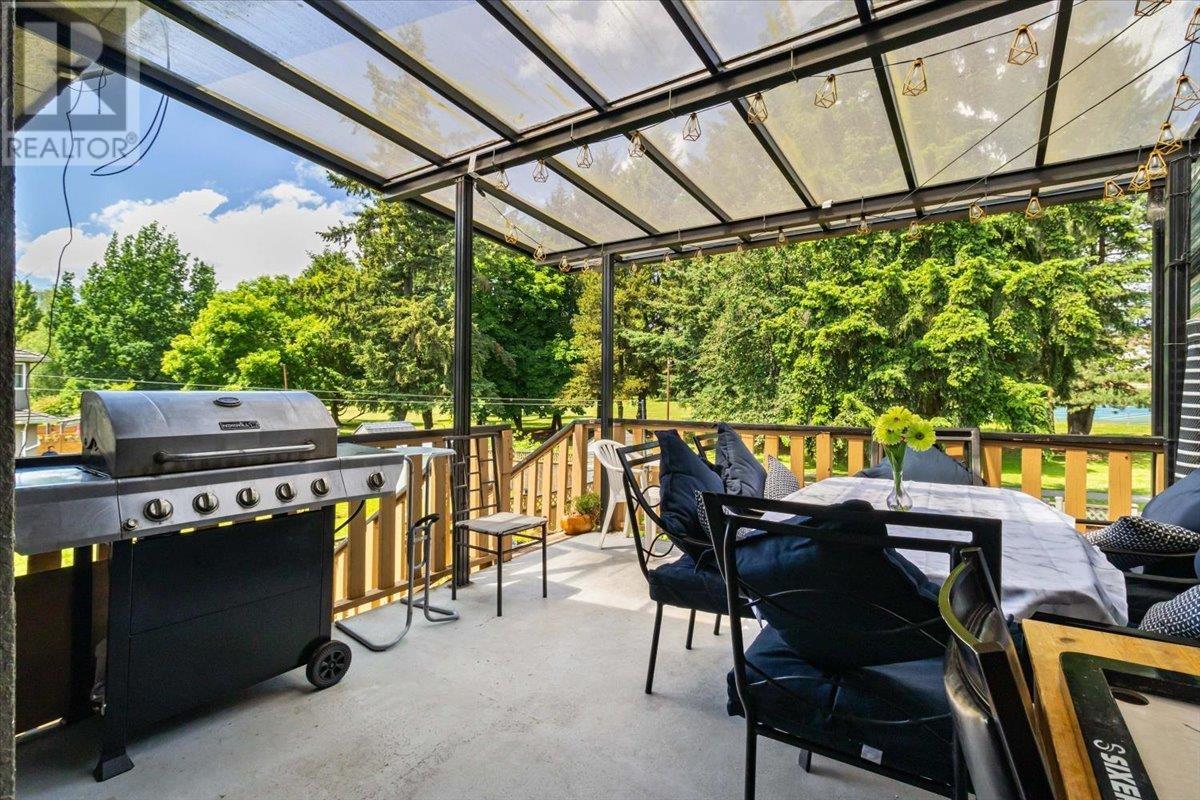 Listing Picture 10 of 40 : 7575 10TH AVENUE, Burnaby / 本拿比 - 魯藝地產 Yvonne Lu Group - MLS Medallion Club Member