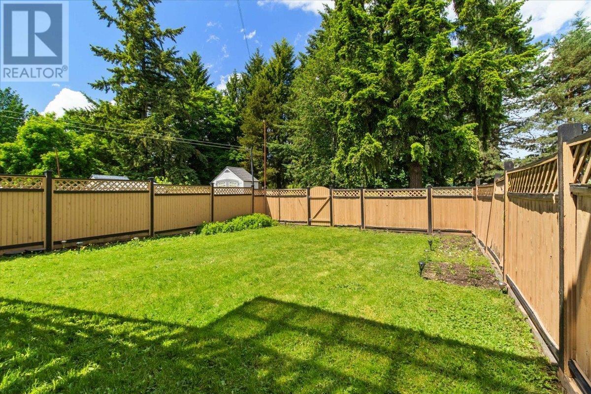 Listing Picture 13 of 40 : 7575 10TH AVENUE, Burnaby / 本拿比 - 魯藝地產 Yvonne Lu Group - MLS Medallion Club Member