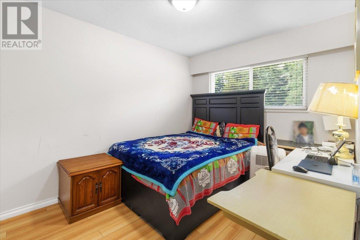 Listing Picture 26 of 40 : 7575 10TH AVENUE, Burnaby / 本拿比 - 魯藝地產 Yvonne Lu Group - MLS Medallion Club Member