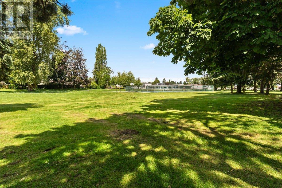 Listing Picture 8 of 40 : 7575 10TH AVENUE, Burnaby / 本拿比 - 魯藝地產 Yvonne Lu Group - MLS Medallion Club Member