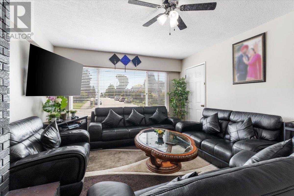 Listing Picture 30 of 40 : 7575 10TH AVENUE, Burnaby / 本拿比 - 魯藝地產 Yvonne Lu Group - MLS Medallion Club Member