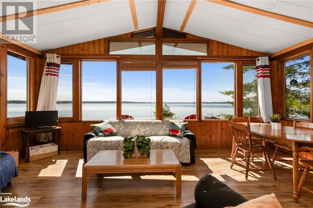 36 15C (HUCKLEBERRY) Island, carling, Ontario