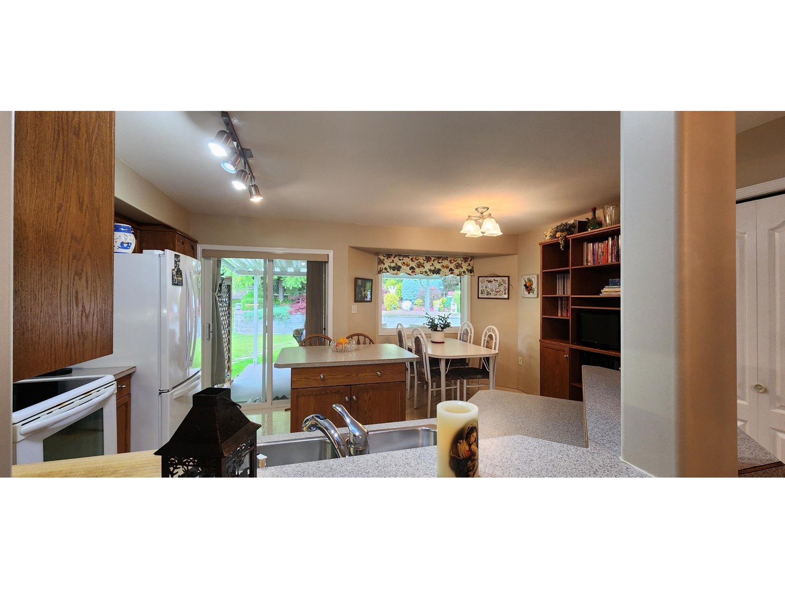 7501 Devito Drive, Trail, British Columbia  V1R 2Y8 - Photo 11 - 2477719