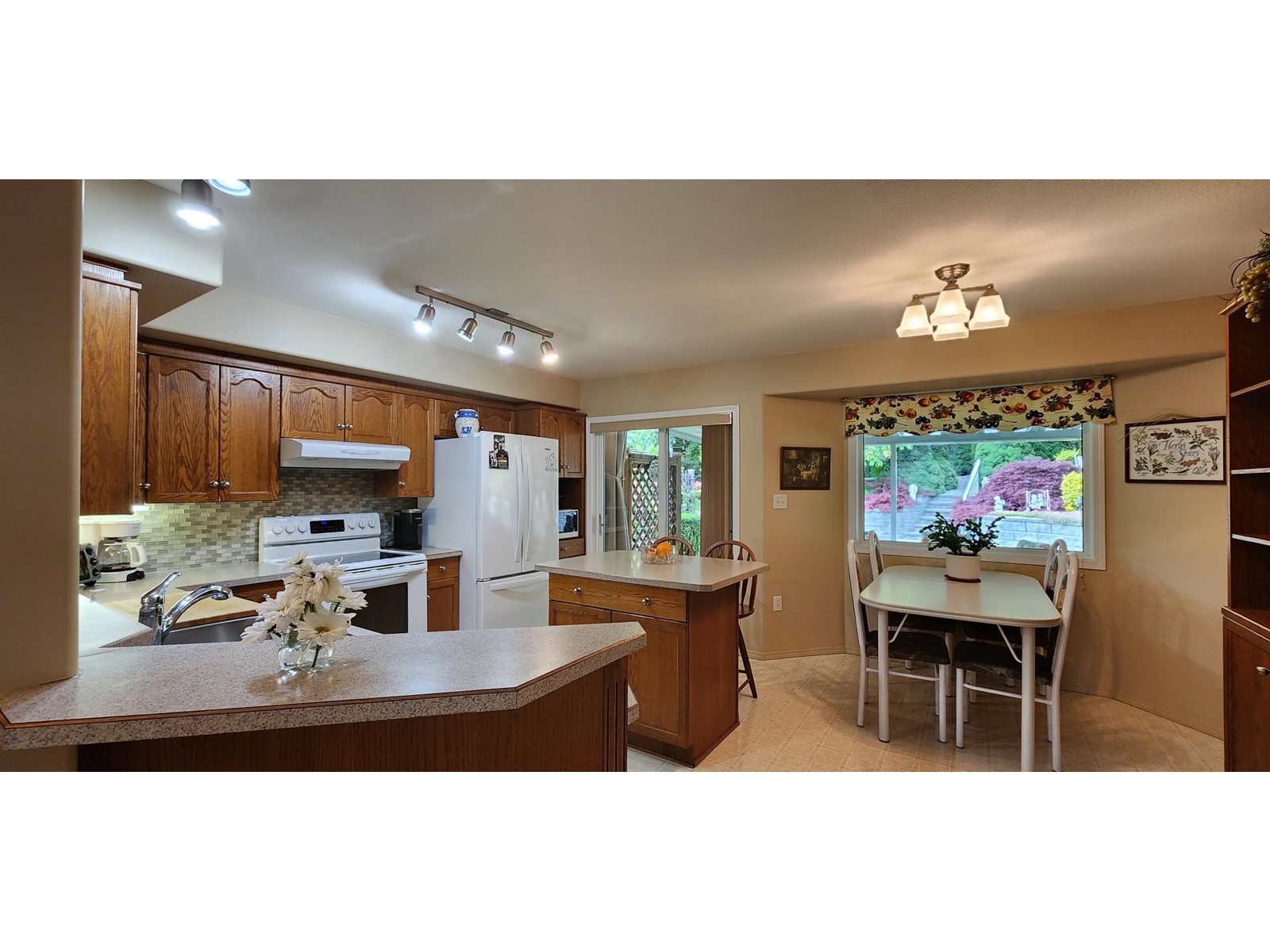 7501 Devito Drive, Trail, British Columbia  V1R 2Y8 - Photo 8 - 2477719