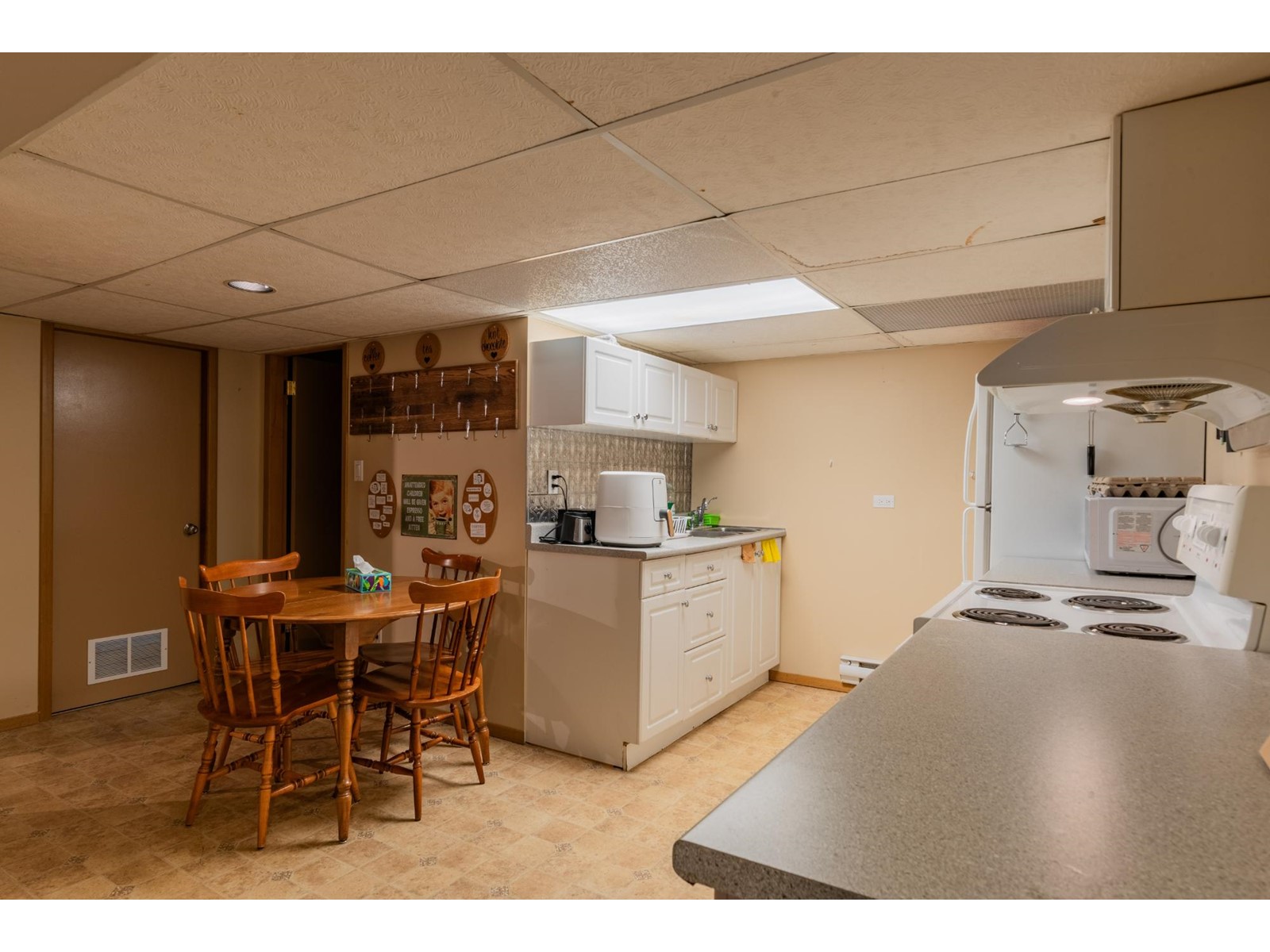 1402 Tulip Street, Trail, British Columbia  V1R 2R6 - Photo 24 - 2477732