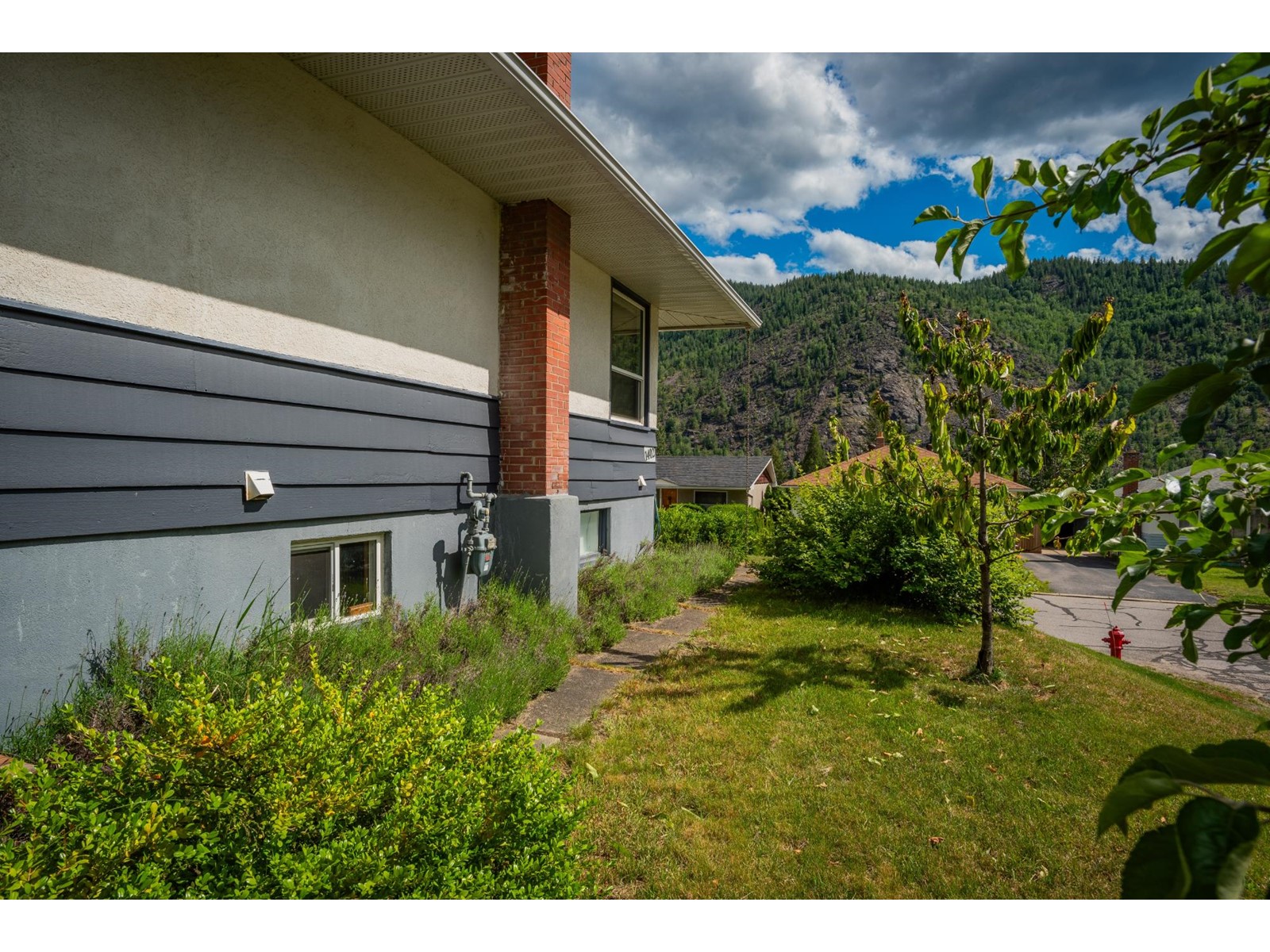 1402 Tulip Street, Trail, British Columbia  V1R 2R6 - Photo 32 - 2477732