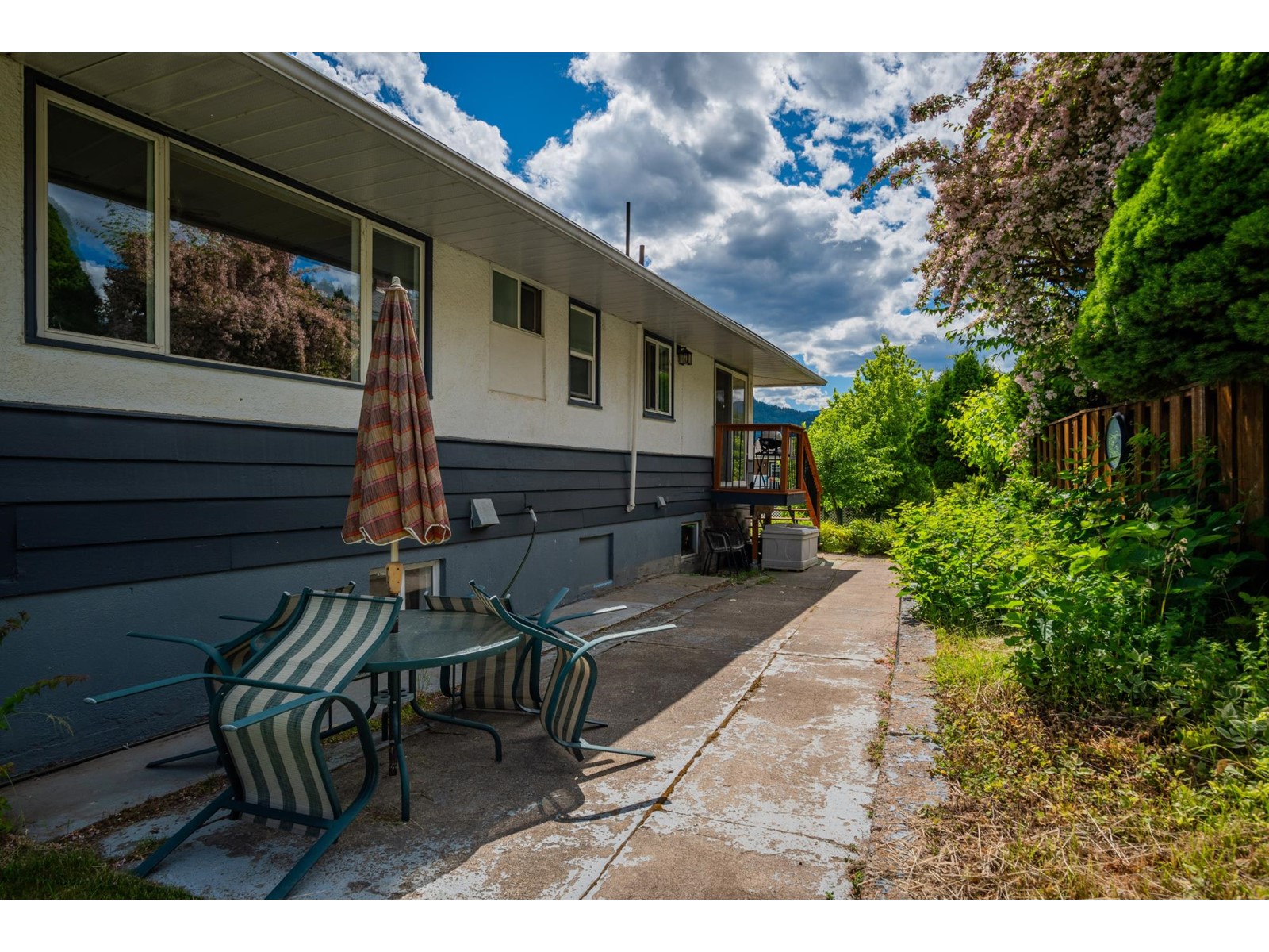 1402 Tulip Street, Trail, British Columbia  V1R 2R6 - Photo 53 - 2477732