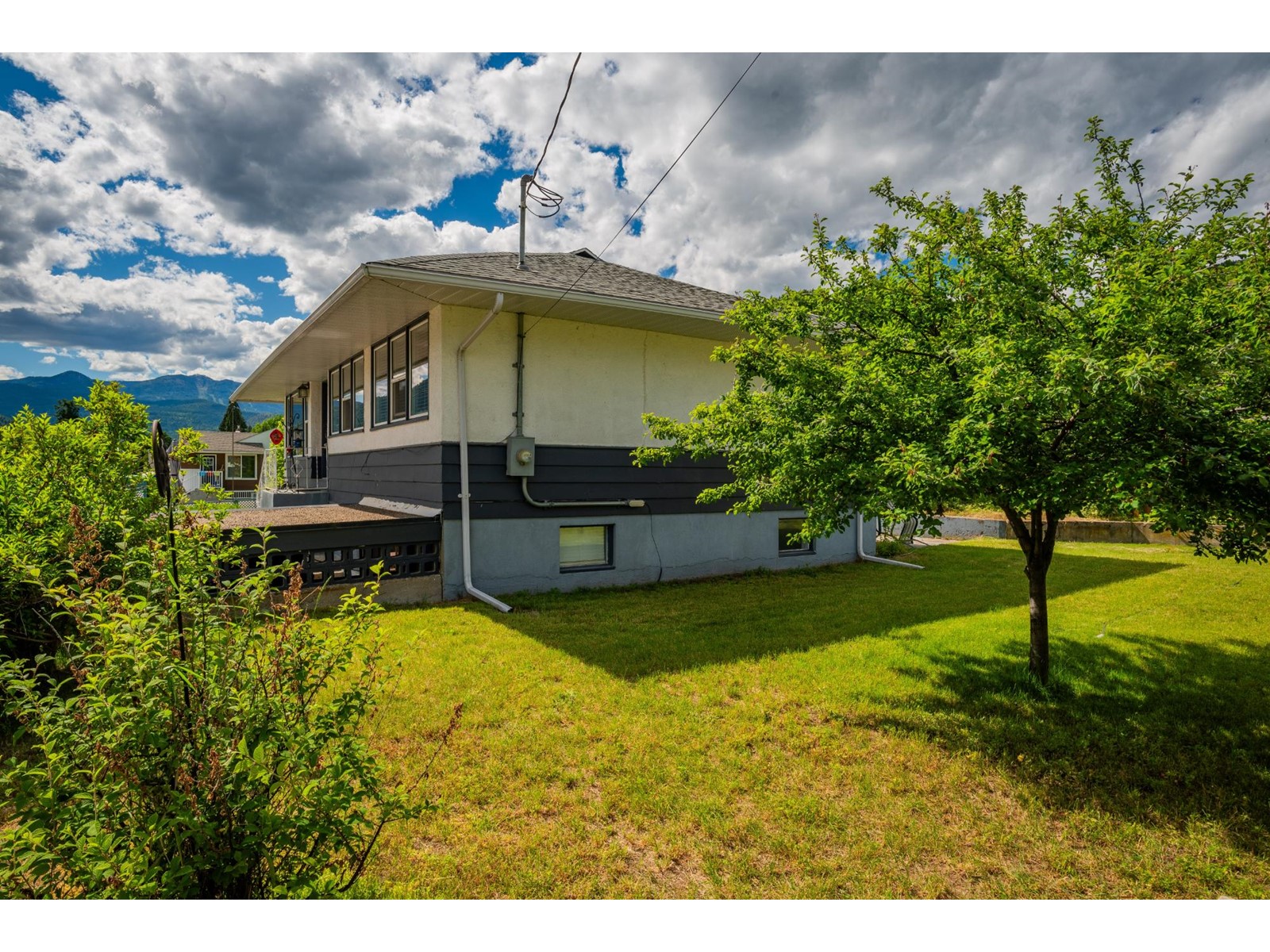 1402 Tulip Street, Trail, British Columbia  V1R 2R6 - Photo 60 - 2477732