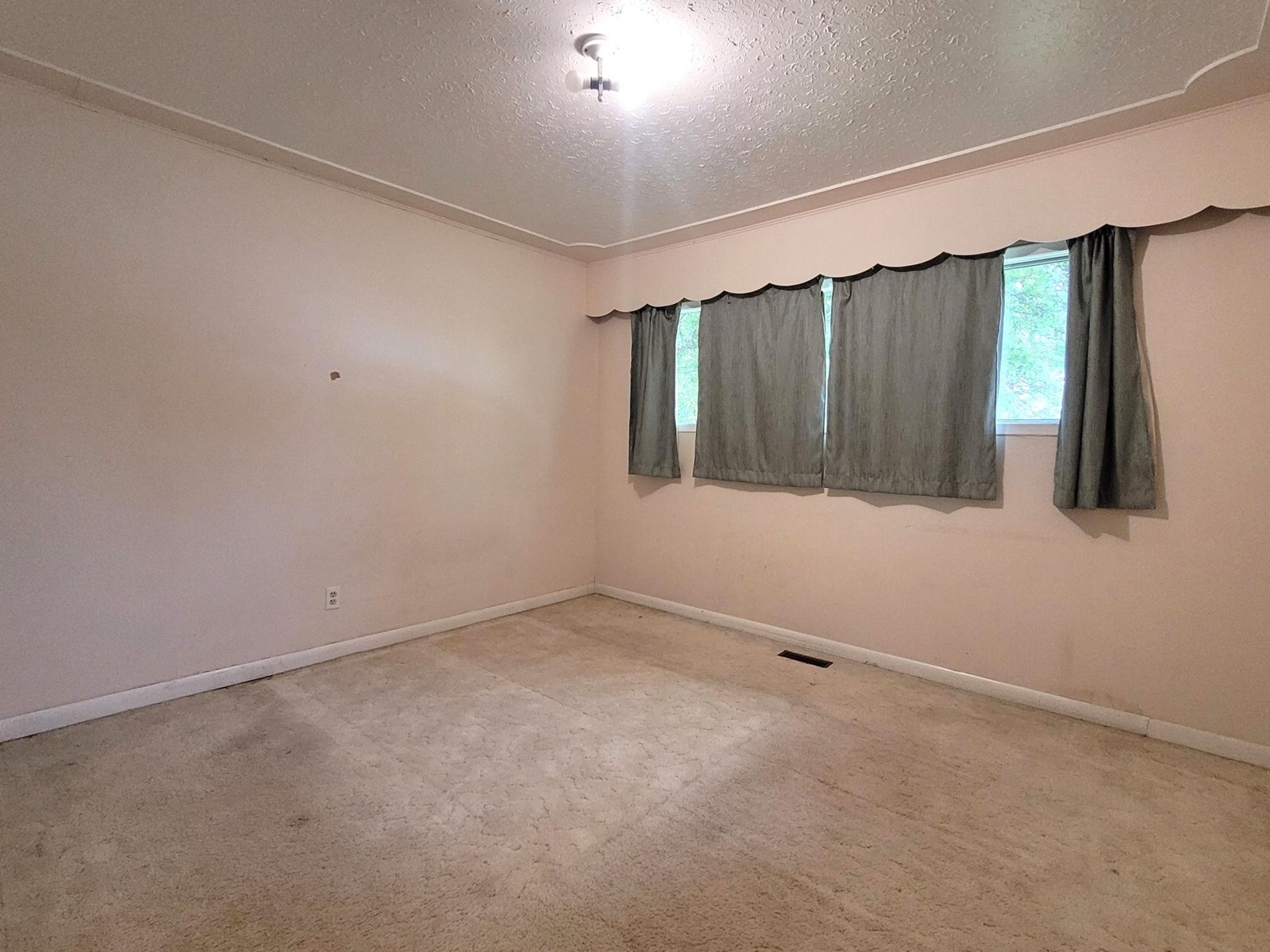 7461 2nd St, Grand Forks, British Columbia  V0H 1H0 - Photo 12 - 2477723