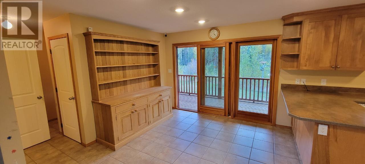 2200 Yellowhead Highway S, Clearwater, British Columbia    - Photo 13 - 179265