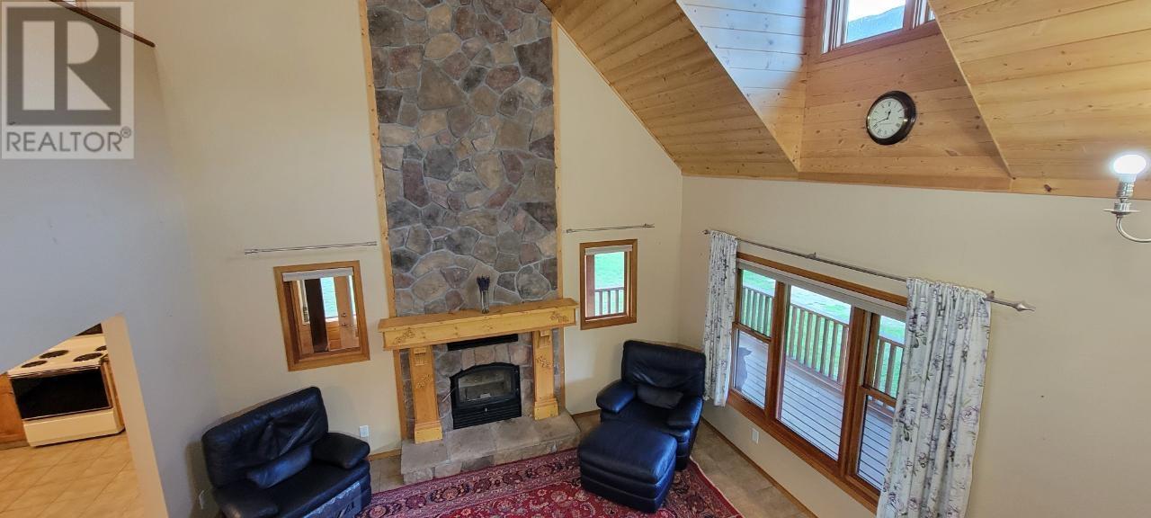 2200 Yellowhead Highway S, Clearwater, British Columbia    - Photo 17 - 179265