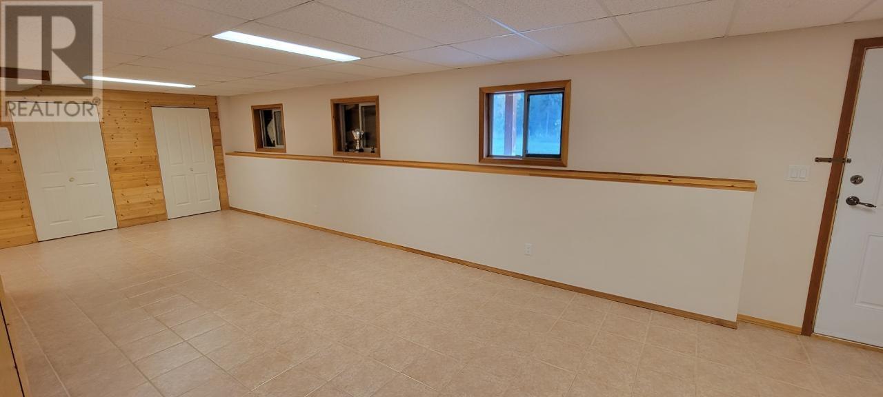 2200 Yellowhead Highway S, Clearwater, British Columbia    - Photo 29 - 179265