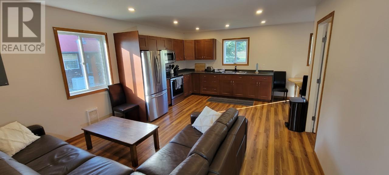 2200 Yellowhead Highway S, Clearwater, British Columbia    - Photo 39 - 179265