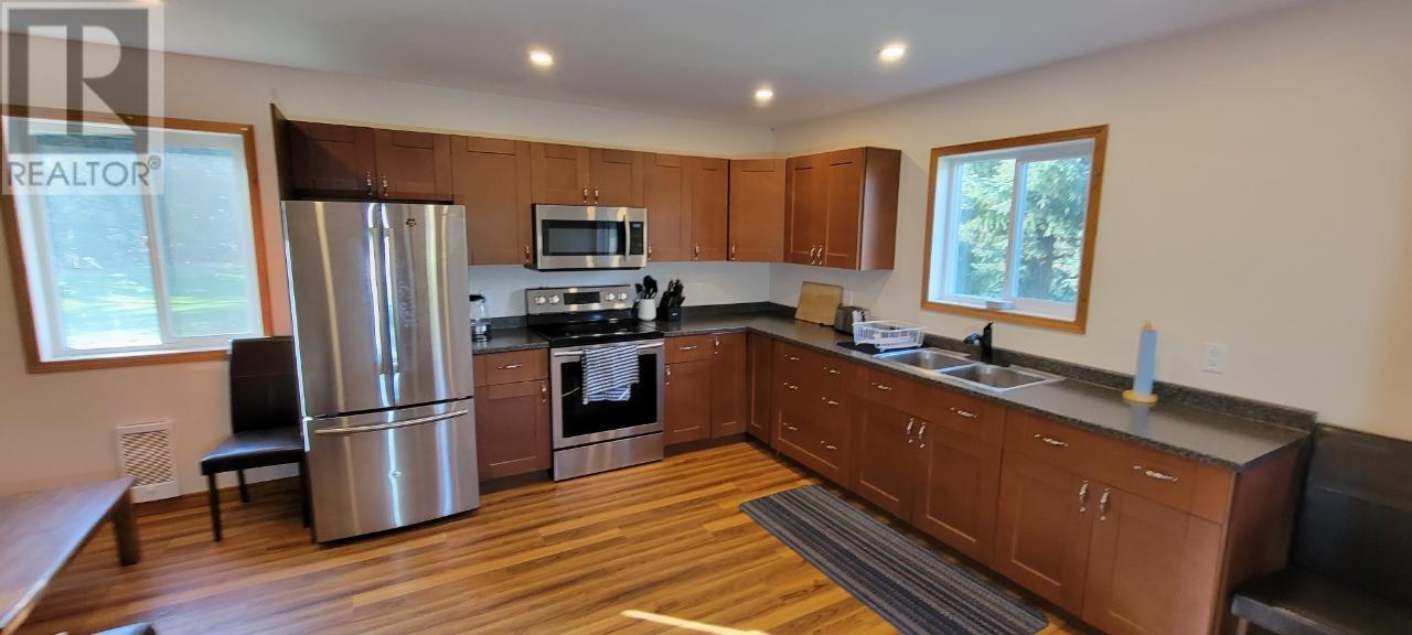 2200 Yellowhead Highway S, Clearwater, British Columbia    - Photo 41 - 179265