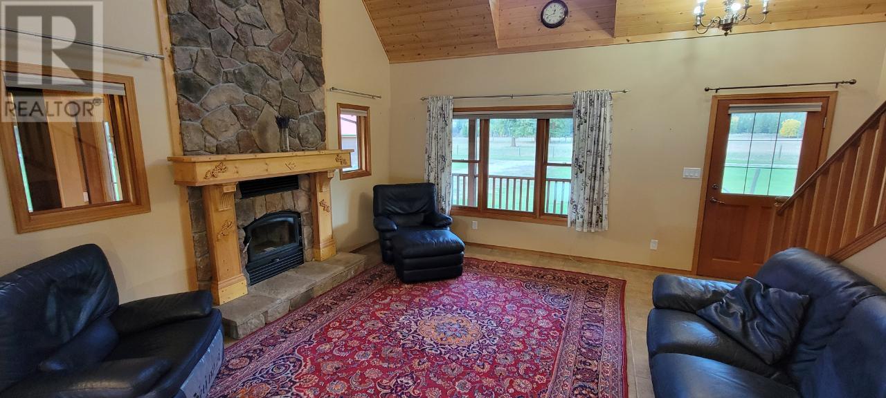 2200 Yellowhead Highway S, Clearwater, British Columbia   - Photo 18 - 179258