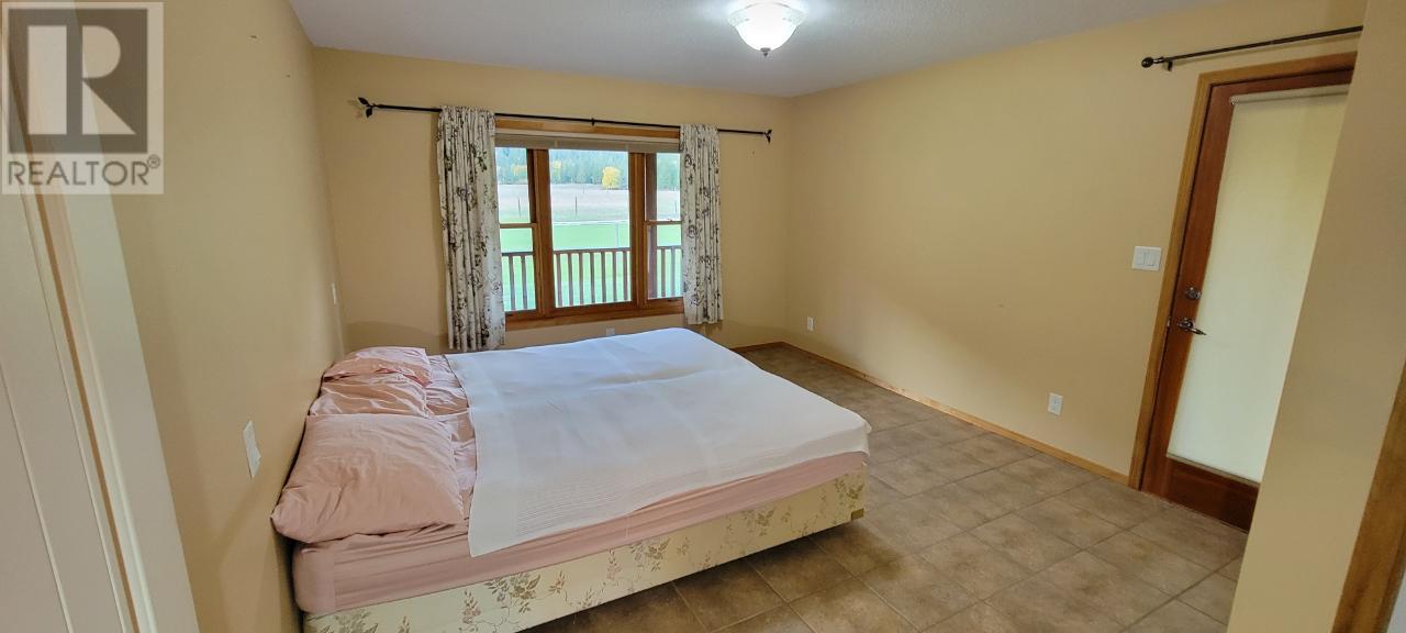 2200 Yellowhead Highway S, Clearwater, British Columbia   - Photo 22 - 179258