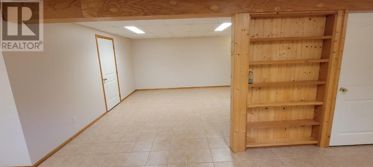 2200 Yellowhead Highway S, Clearwater, British Columbia   - Photo 34 - 179258