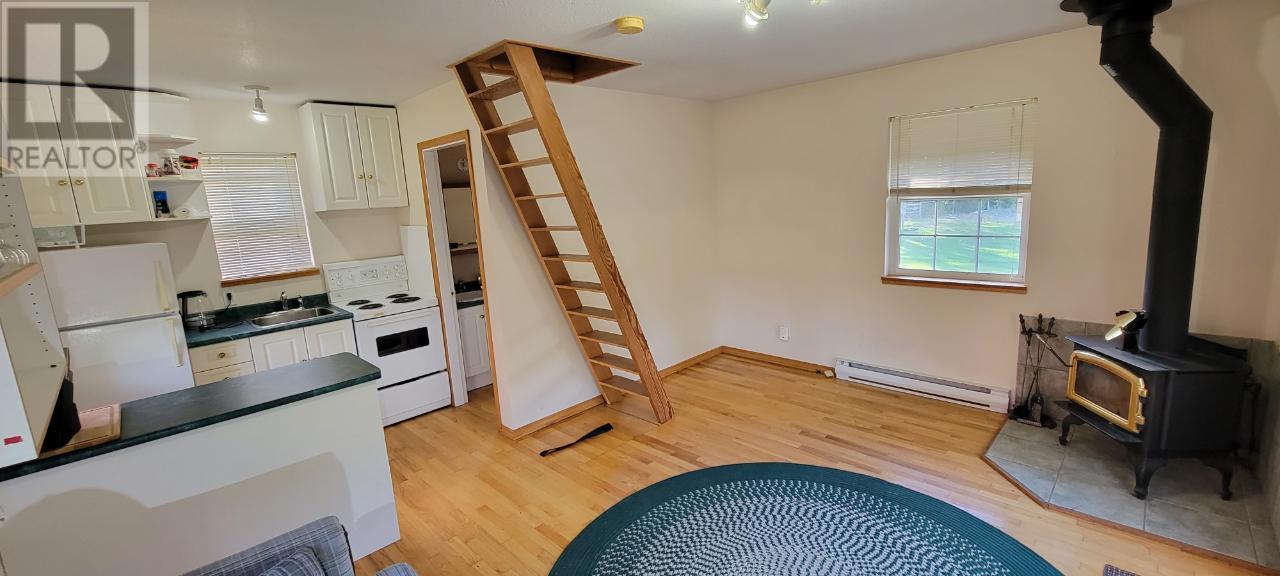 2200 Yellowhead Highway S, Clearwater, British Columbia   - Photo 50 - 179258