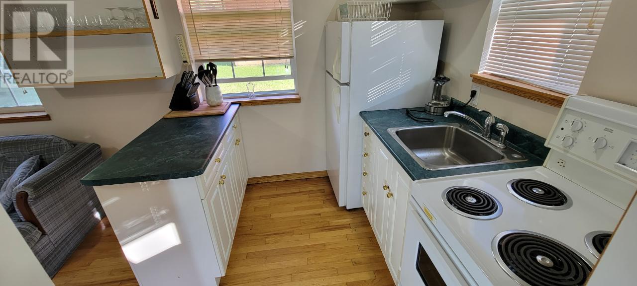 2200 Yellowhead Highway S, Clearwater, British Columbia   - Photo 54 - 179258