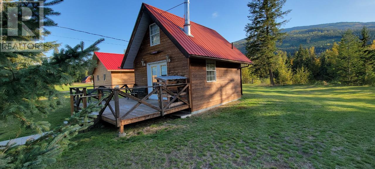 2200 Yellowhead Highway S, Clearwater, British Columbia   - Photo 7 - 179258