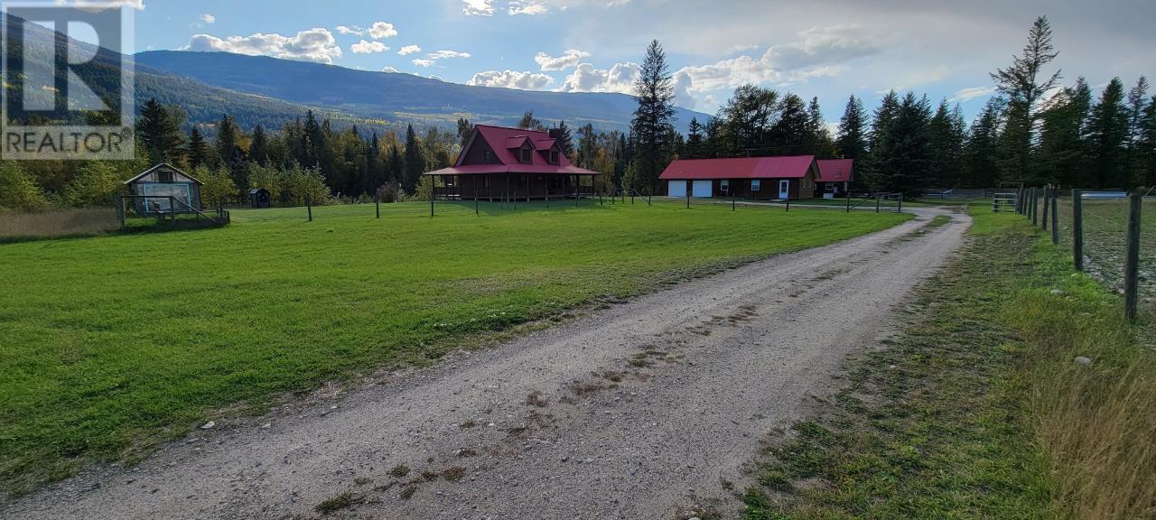 2200 Yellowhead Highway S, Clearwater, British Columbia   - Photo 75 - 179258