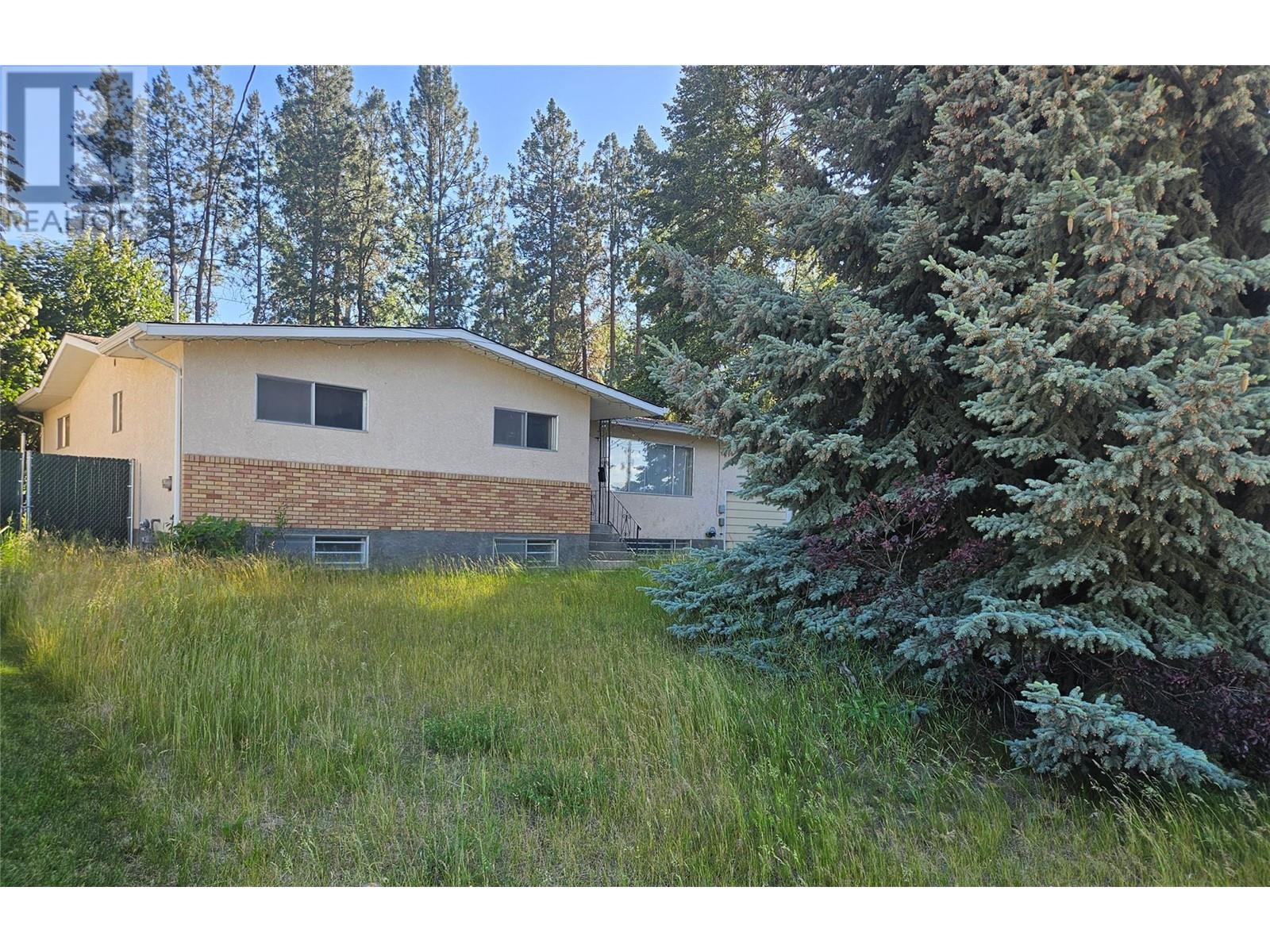 Property at 305 & 295 Clarissa Road image 2