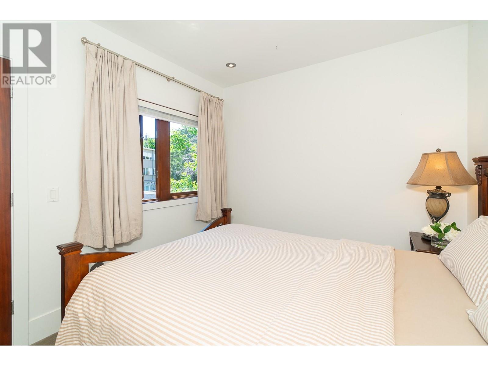 Listing Picture 23 of 33 : 5918 CHANCELLOR BOULEVARD, Vancouver / 溫哥華 - 魯藝地產 Yvonne Lu Group - MLS Medallion Club Member