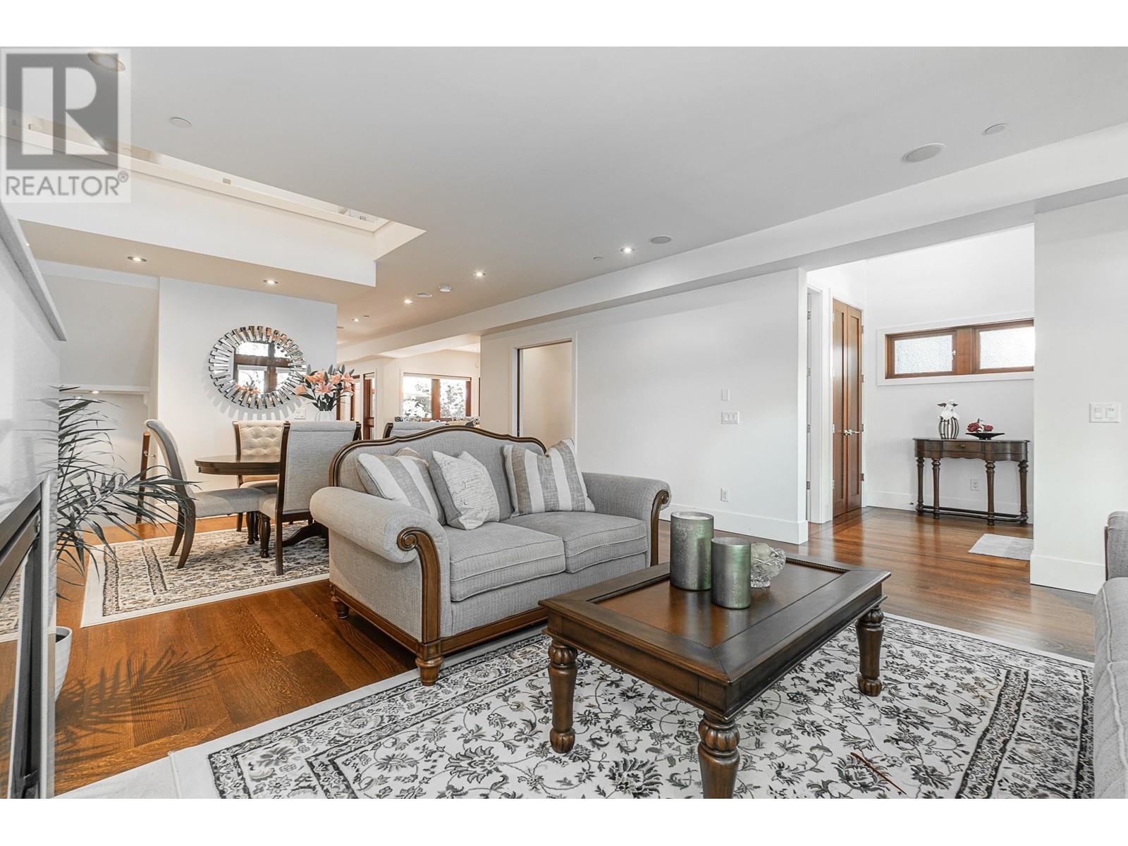 Listing Picture 3 of 33 : 5918 CHANCELLOR BOULEVARD, Vancouver / 溫哥華 - 魯藝地產 Yvonne Lu Group - MLS Medallion Club Member