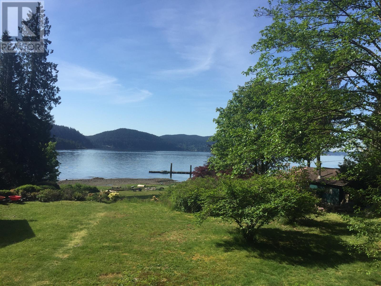 22 Brighton Beach, North Vancouver, British Columbia  V0V 0V0 - Photo 2 - R2895195
