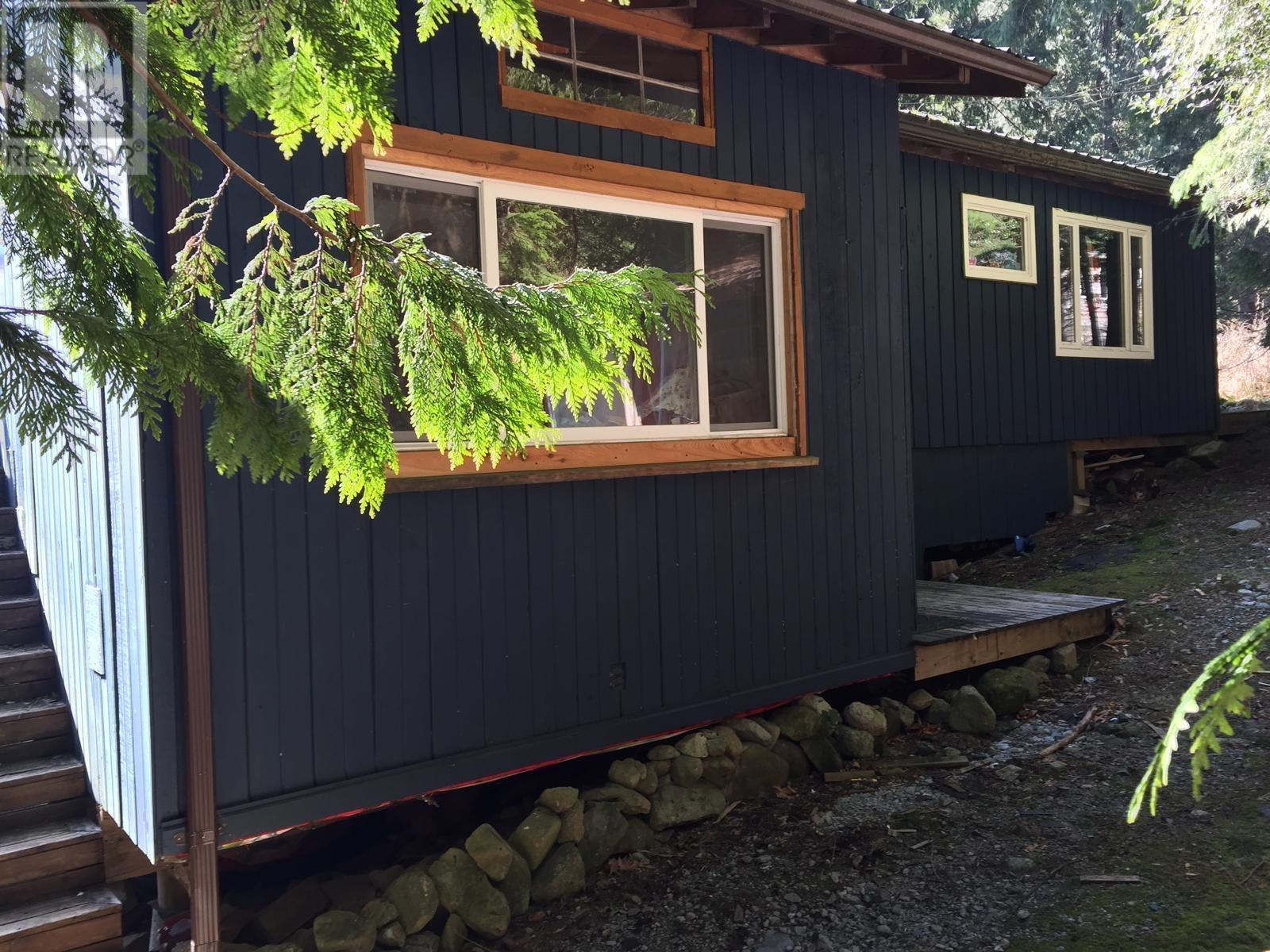 22 Brighton Beach, North Vancouver, British Columbia  V0V 0V0 - Photo 29 - R2895195